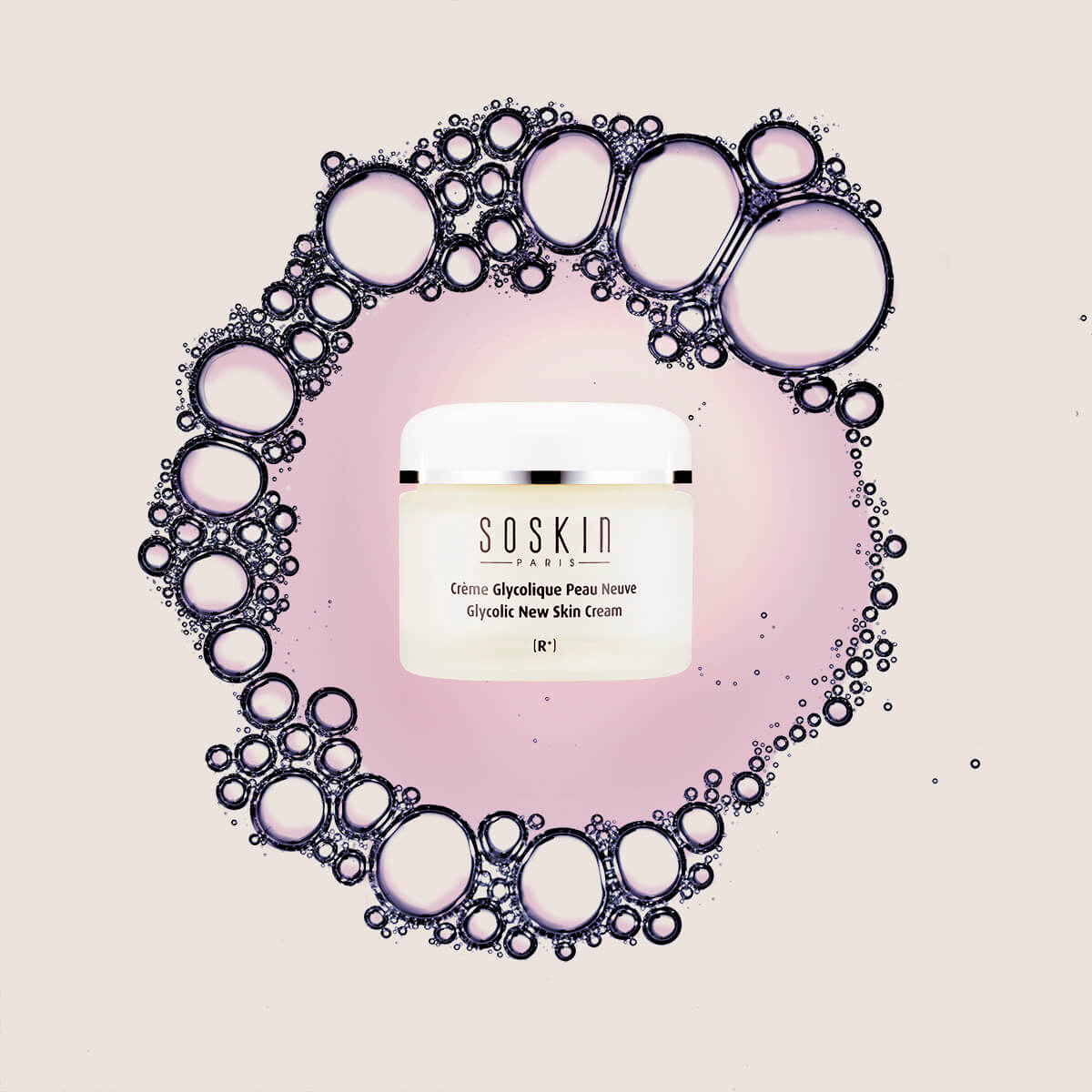 Un pot de crème Glycolic New Skin Cream de Soskin est centré à l'intérieur d'un anneau de bulles teintées de violet sur un fond rose pâle, parfait pour toute création de catalogue recherchant une touche de fraîcheur et d'élégance.