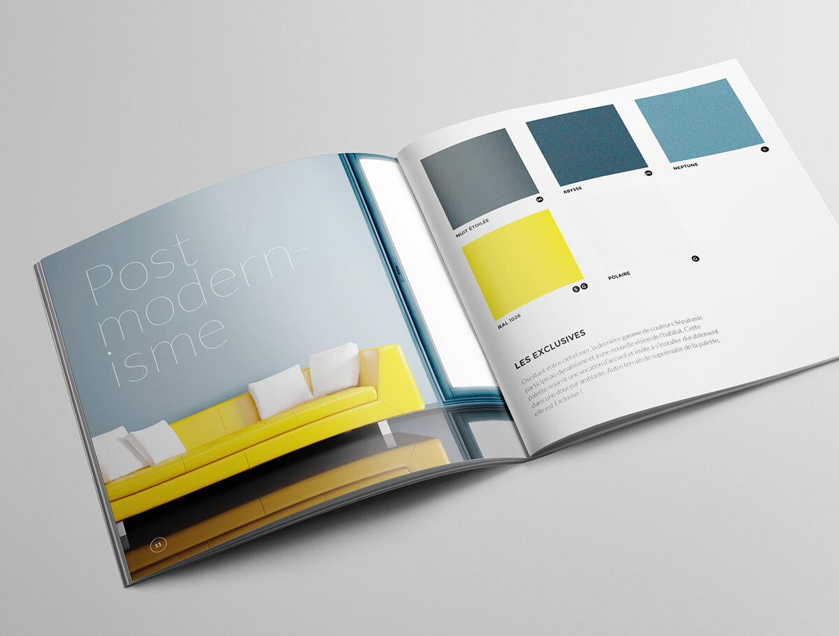 Un catalogue ouvert de design moderne Edition présente un canapé jaune avec des coussins blancs sur la page de gauche et des échantillons de couleurs étiquetés "Granit", "Savane", "Polaris" et "Atlantique" sur la page de droite, accompagnés d'un texte en français.