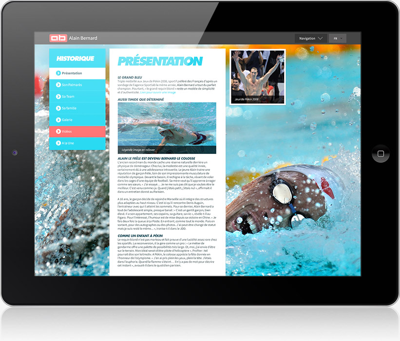Une tablette affiche une page web sur la natation, avec un texte en français, des options de menu sur la gauche et des images d'un nageur dans une piscine - soulignant le résultat d'une création professionnelle de site web.
