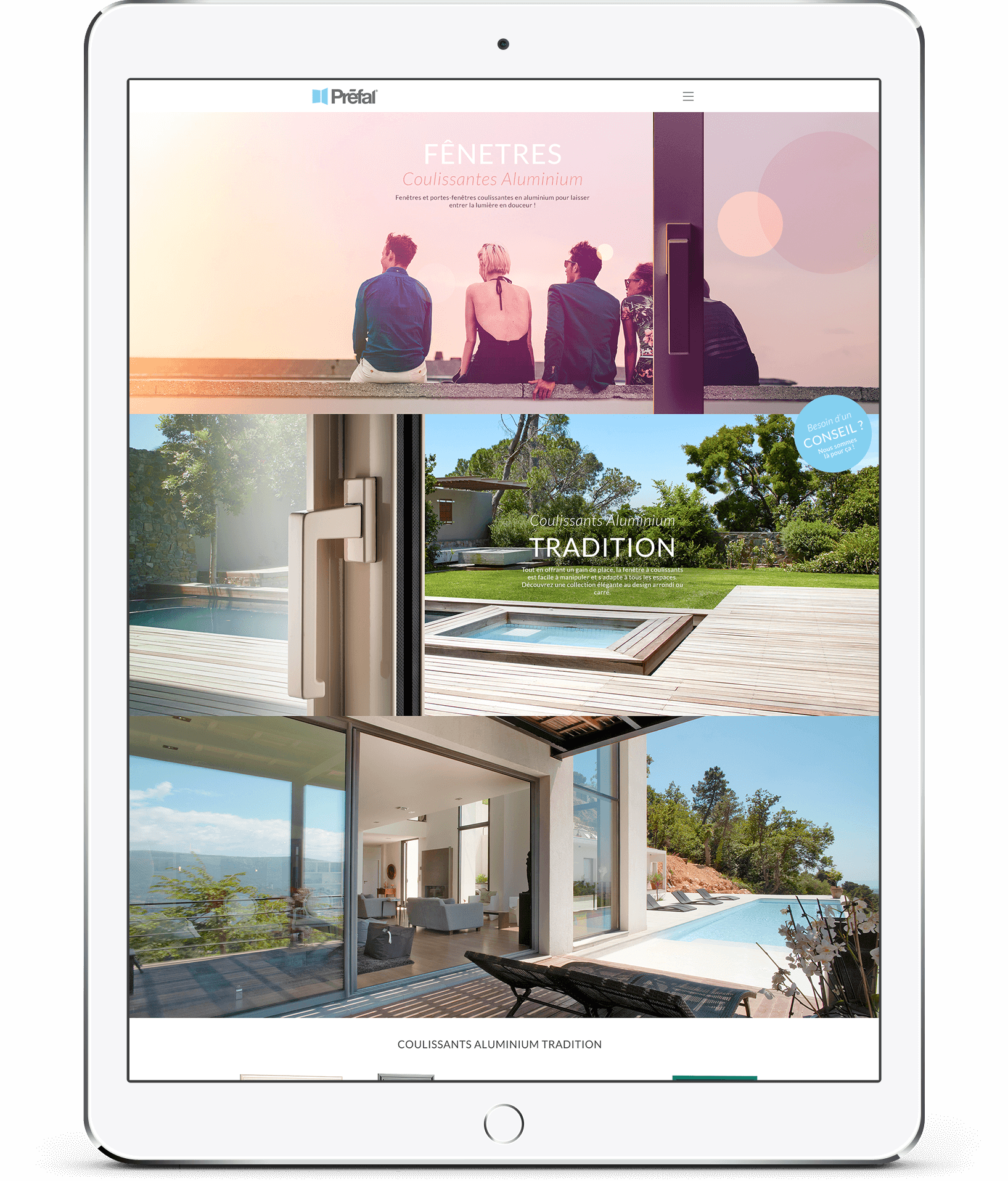 Un iPad présente une page Web avec des images de personnes profitant du plein air, d'élégantes fenêtres coulissantes en aluminium et d'une piscine pittoresque entourée de verdure. Le texte met en valeur « Fenêtres Coulissantes Aluminium » et « Tradition », reflétant un site Internet de création raffiné.