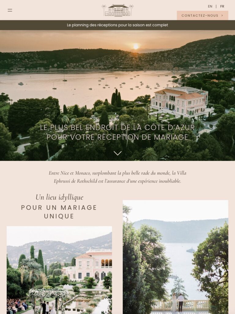 Vue aérienne de la Villa Ephrussi de Rothschild surplombant la mer Méditerranée au coucher du soleil, avec ci-dessous des photos de la cérémonie de mariage.